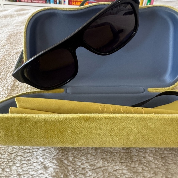 Gucci Sunglasses - Picture 5 of 7